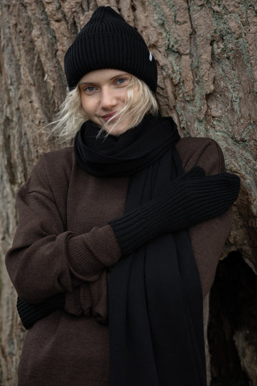 Nonna 100% Merino Mittens Black