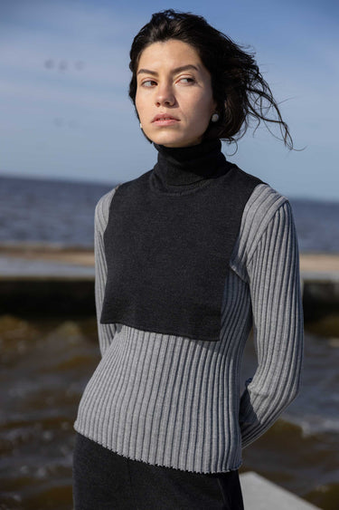Punto 100% Merino Bib Neck Black Melange
