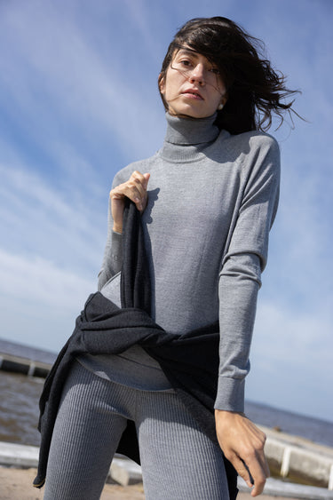 Ora 100% Merino Rollneck Light Grey