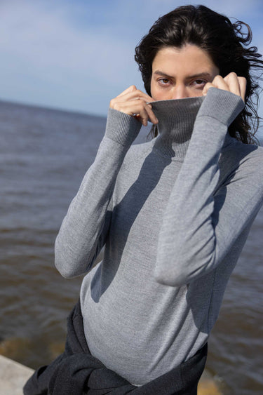Ora 100% Merino Rollneck Light Grey