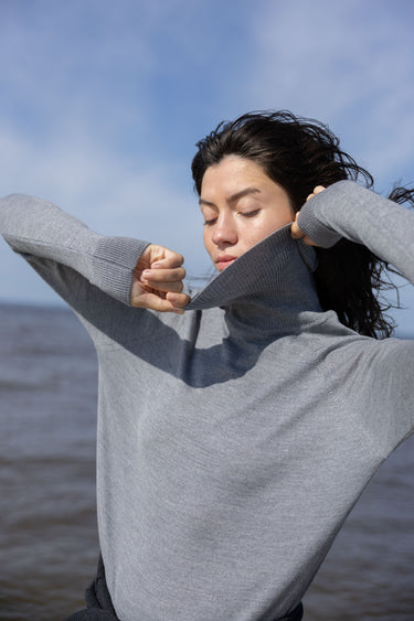 Ora 100% Merino Rollneck Light Grey