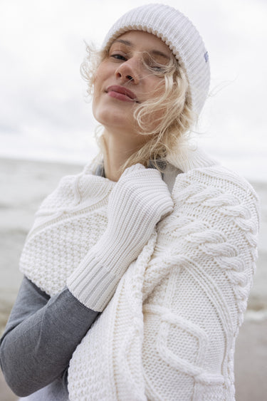 Nonna 100% Merino Mittens White