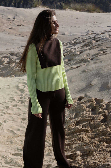 Punto 100% Merino Bib Neck Chocolate