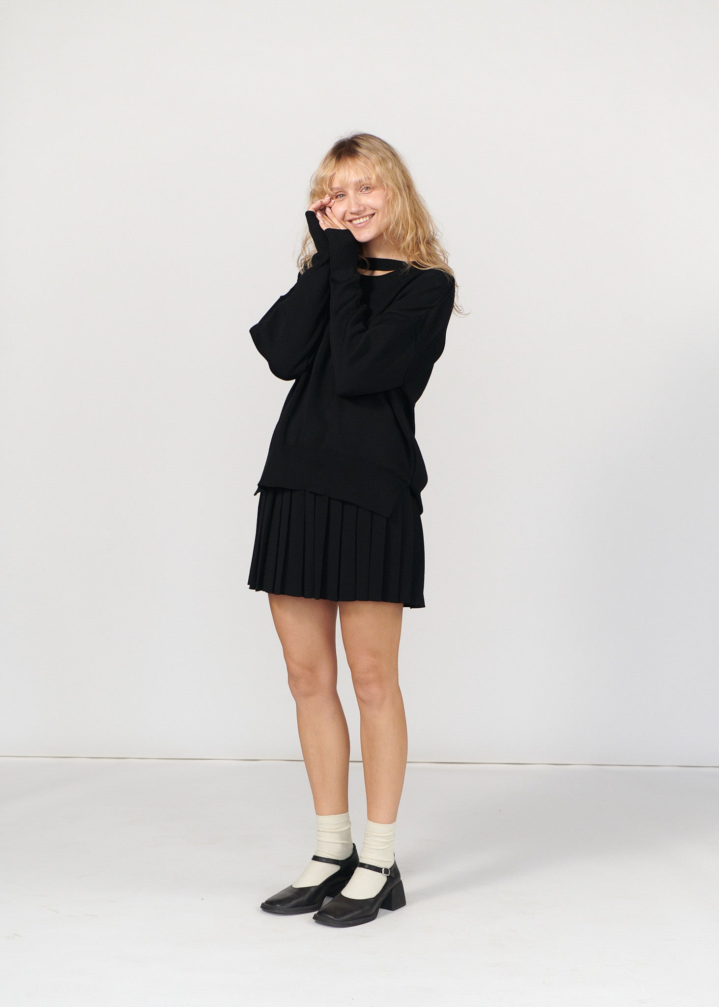 Piccolo Pleated 100% Merino Mini Skirt Black